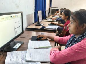 वेदांता पावर सक्ती थर्मल प्लांट संचालित निःशुल्क कंप्यूटर सेंटर से 60 विद्यार्थियों को मिल रहा लाभ.